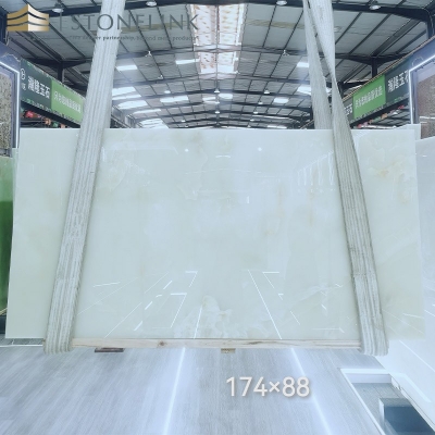 White onyx slab